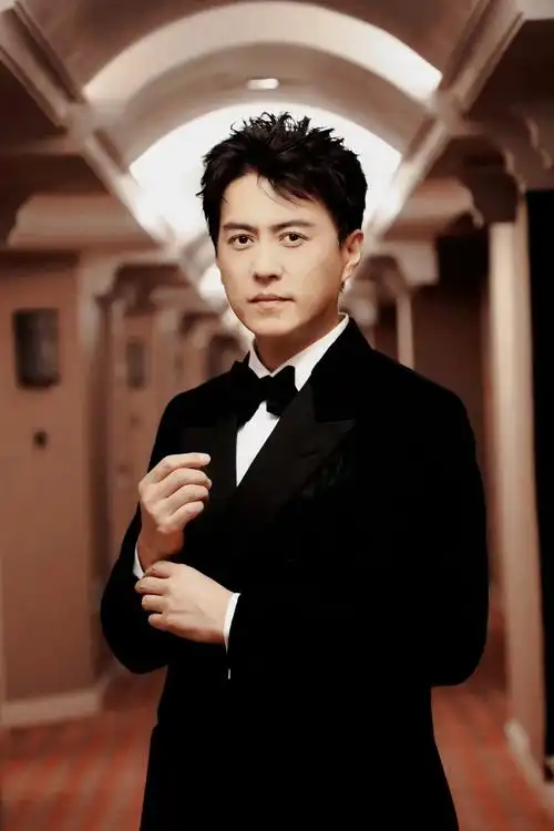 人都是这样 :你羡慕我,但你不知我的苦,我羡慕你