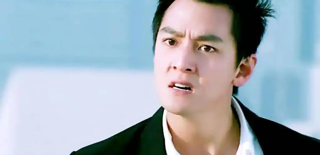 7月25日,久未露面的吴彦祖,突然被曝出了最新消息.