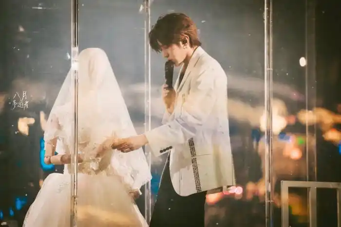 丨蔡徐坤 20191012ninepercent"限定的记忆"广州解散演唱会《梦》婚纱