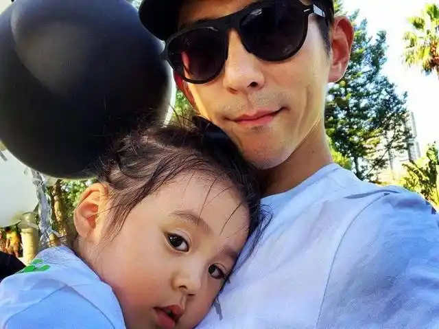 苏有朋一张旧照引泪目