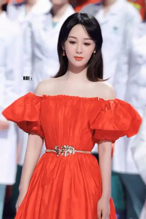 杨紫酒红色星光公主裙#20211231湖南跨年她好像知道自己真的很好看