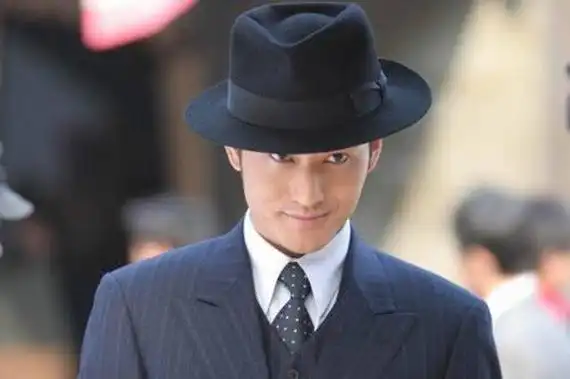 刘恺威钟汉良最新消息(30岁的钟汉良30岁的黄晓明)(3)