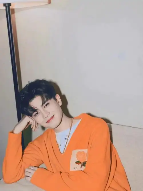 任嘉伦笑容太治愈啦