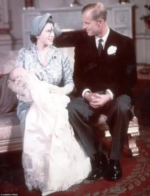 1947-2017,英国女王和丈夫的爱情故事 | 影像录