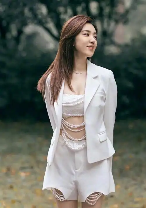 图文万粉激励计划#"灵气美女王晓晨:肤白貌美,热爱运动塑完美