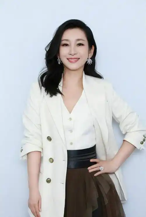 演员秦海璐:孕期一个人撑起一个家,让丧夫丧子的婆婆老有所依_李厚霖