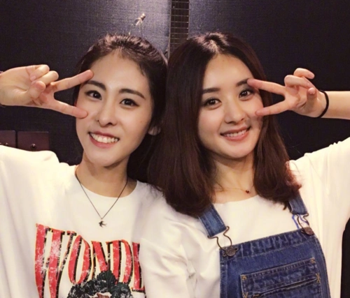 情人节明星集体秀恩爱,躲过了鹿晗关晓彤,却被赵丽颖张碧晨甜到了