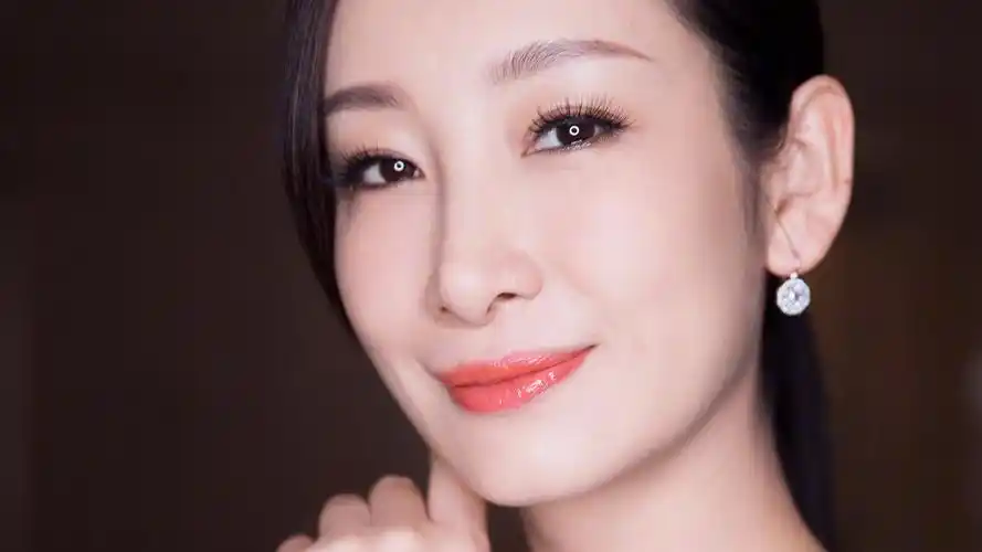 女明星秦海璐图片壁纸(8/9)