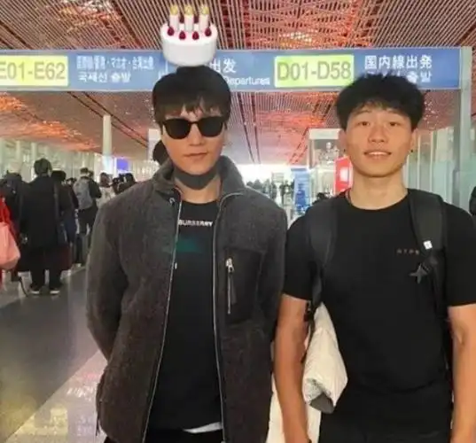 原创陈坤19岁儿子近照曝光小眼睛中分短发颜值被嘲妈妈基因太强大