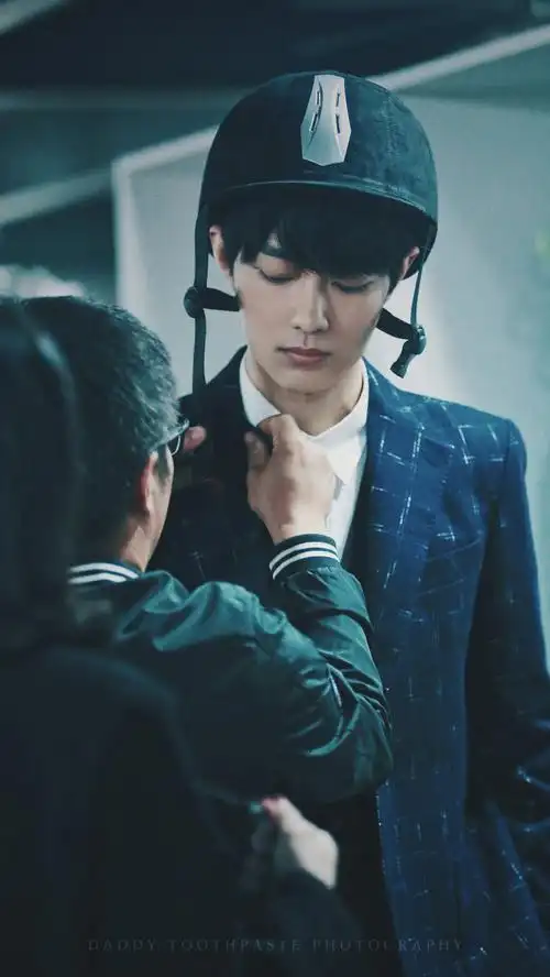 肖战王玉雯超星星学园旧照##主持人cue肖战居中梗