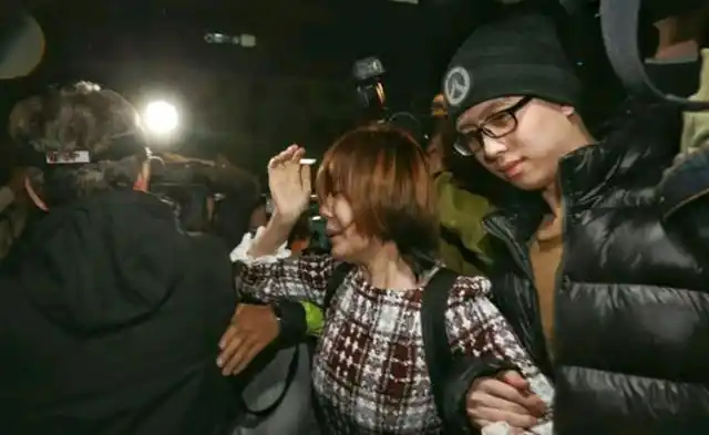 原创畸形的母爱有多可怕罗志祥和妈妈舌吻狄莺儿子12岁还在喝母乳