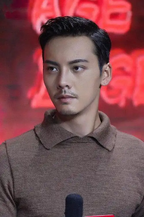 陈伟霆很适合留胡子,依旧帅到爆炸!