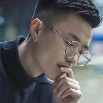 快手头像潮男戴眼镜文艺范 所有的酒都不如你,男生头像图片-回车桌面