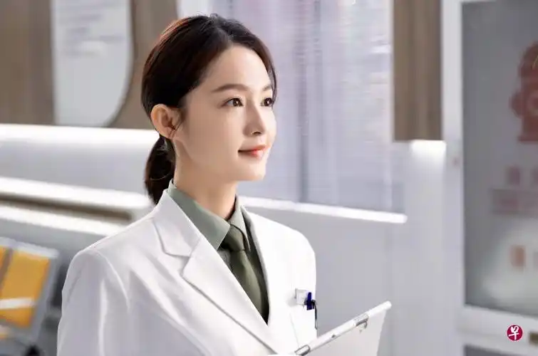 李沁演军医 公私"反差萌"