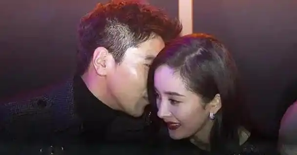 杨幂结婚后依旧美貌