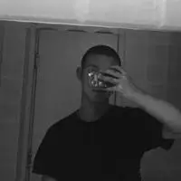 高颜值寸头男头像黑白超帅寸头男生头像图片点击鼠标右键下载