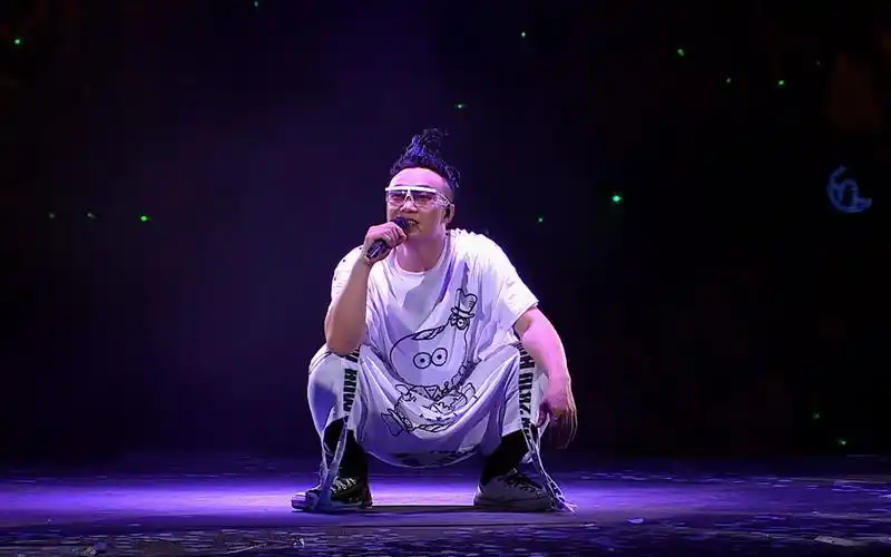 陈奕迅2010duo演唱会《单车》