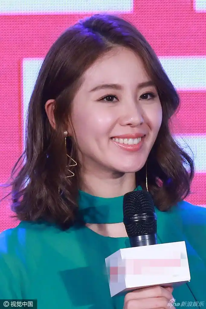 刘诗诗绿裙清新 祝福霍林恋笑问:老胡怎么办