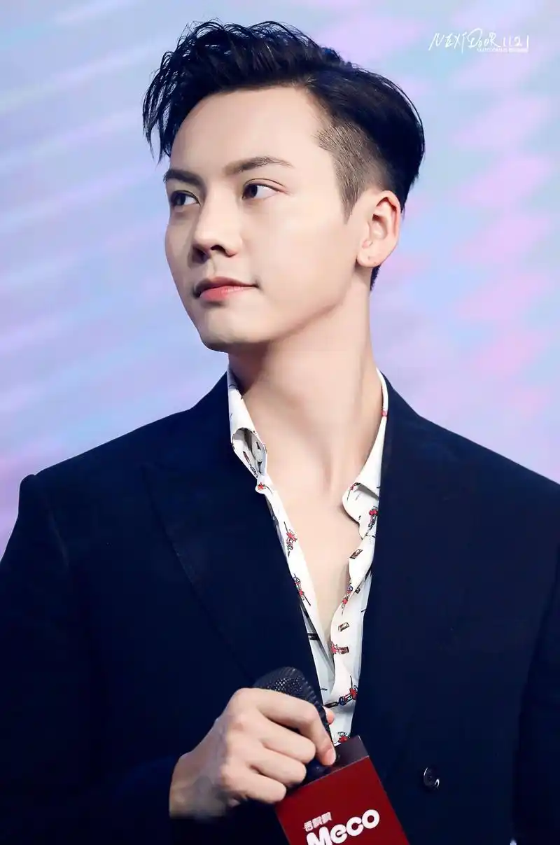 陈伟霆穿正装真是太帅了,气质与型格满分!