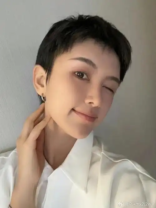 露耳超短发,时尚还帅气,爱个性的美女一定要试试|短发|发型|发质_新浪