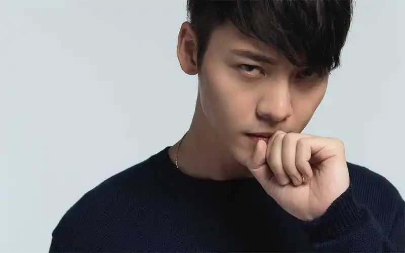 国民小鲜肉陈伟霆帅气型男简约写真桌面壁纸第三辑