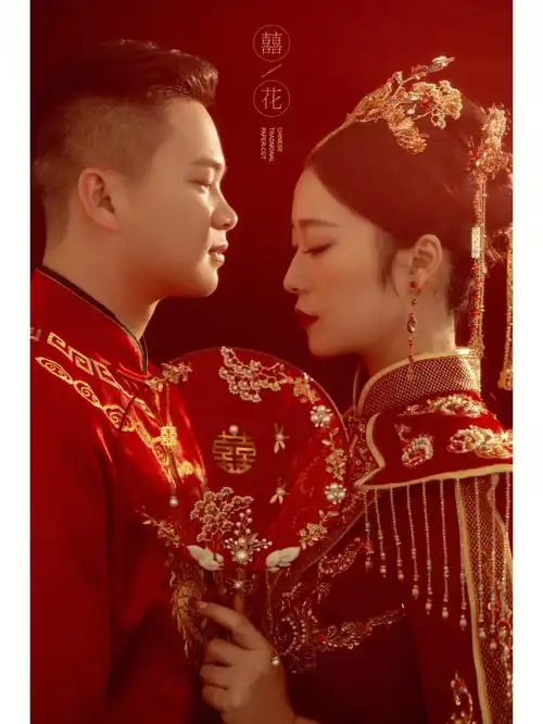 超经典的复古中式婚纱照