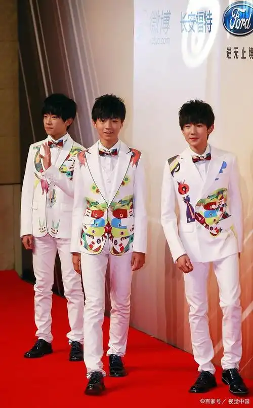 tfboys十周年演唱会正式官宣:盛夏奔赴,十年青春不悔