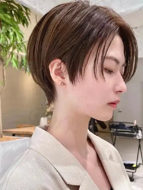 今年流行日系超短发 可爱减龄气质绝佳_女生短发 - 美发站