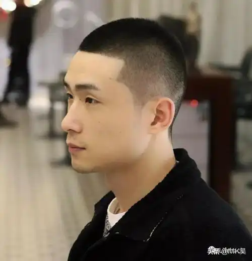 男生寸头好看发型_发型图片