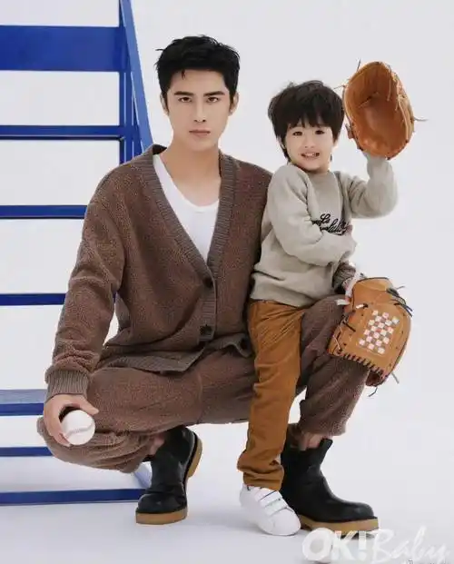 还记得姜潮和麦迪娜的儿子吗?复制粘贴了爸爸的五官?