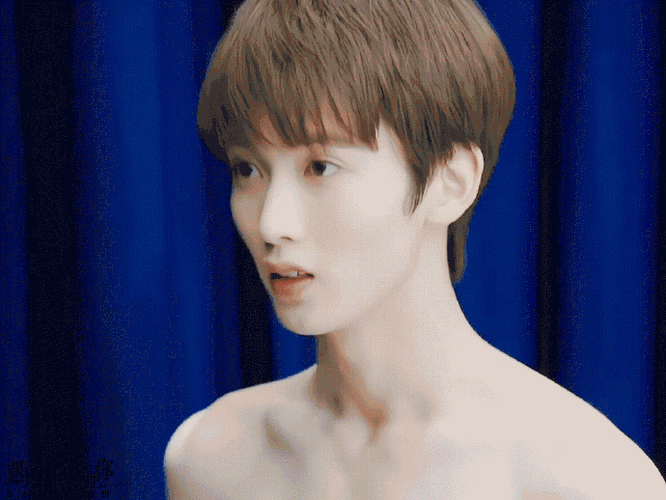 小白兔思达还傻乎乎的问老板满不满意自己的身材哈哈哈哈,陈宥维露