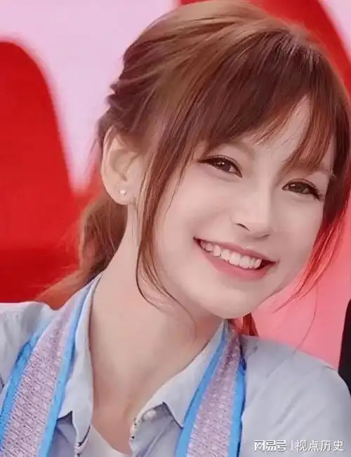 1995年上海杨颖小时候的照片