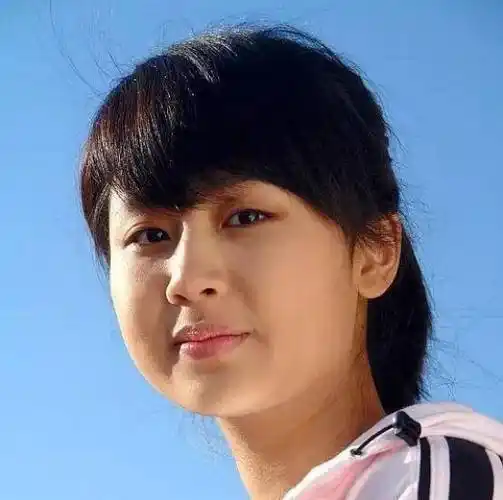 她被王思聪骂"丑女",从草根逆袭为一线女星,如今公开秀恩爱_杨紫_表演