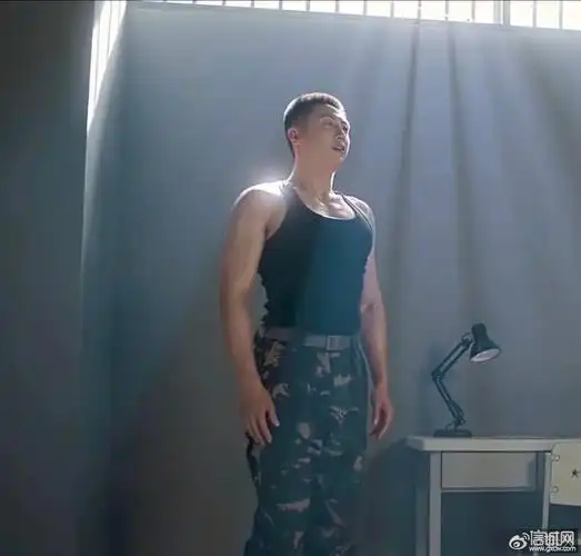 黄景瑜肌肉猛男