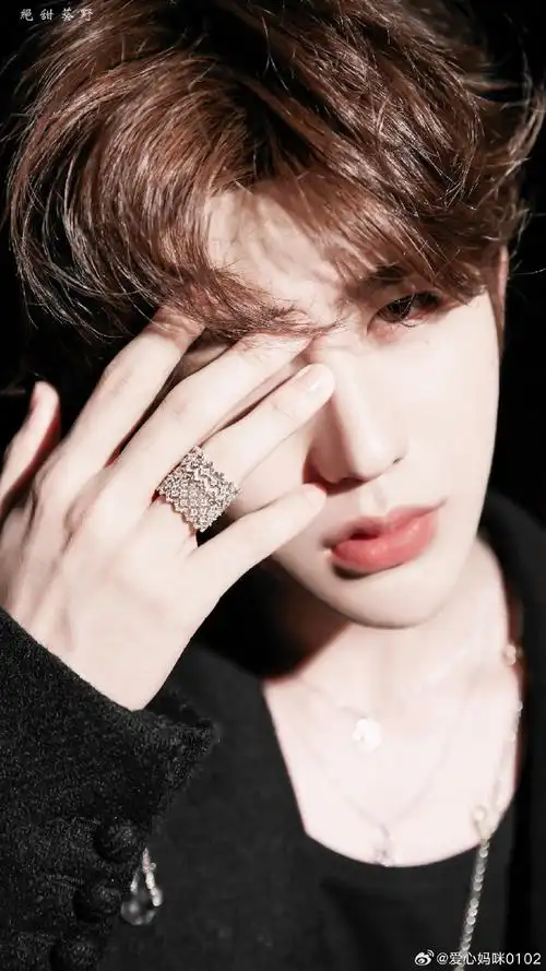 神仙颜值 美到极致!#蔡徐坤#蔡徐坤妆容