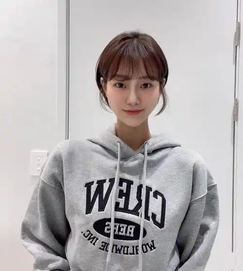 运动女生的短发._中国_发型_形象