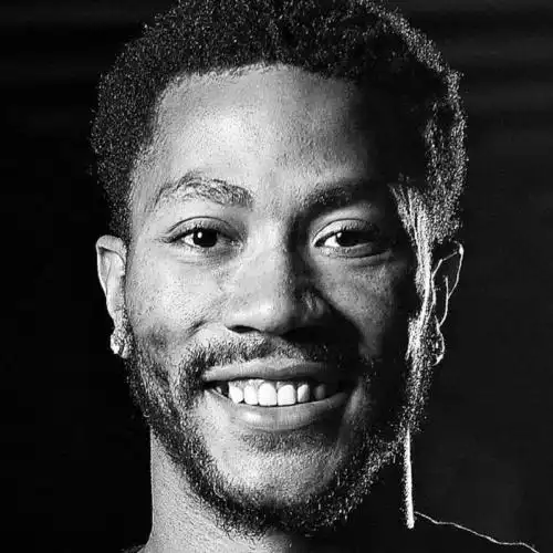 无论如何,他是德里克罗斯,他只用速度说话.