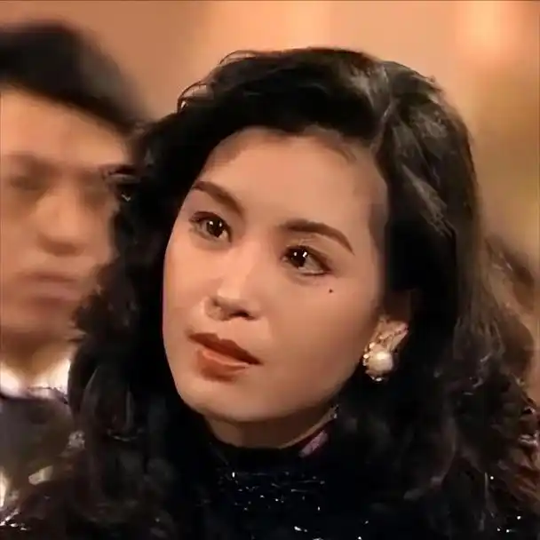 她21岁嫁52岁亿万富豪,结婚仅两周老公去世,多年官司分得900万