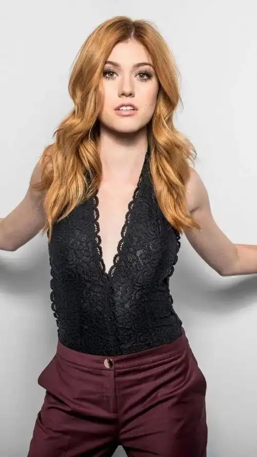 欧美著名九零后美女影后凯瑟琳麦克纳马拉|美国_网易订阅