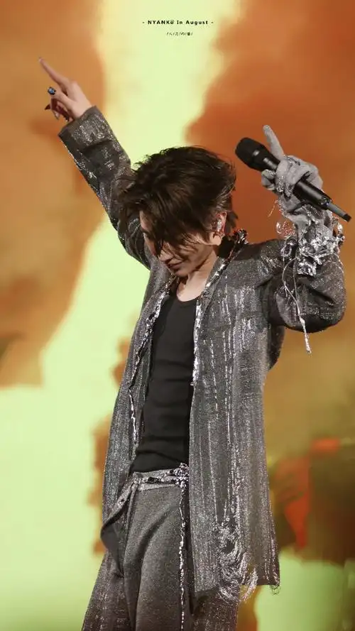 蔡徐坤跳舞时的表情管理太牛了#蔡徐坤