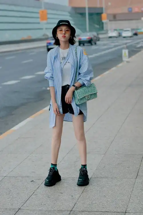 唐艺昕清爽帅气机场街拍图片,美女女生-可爱美图