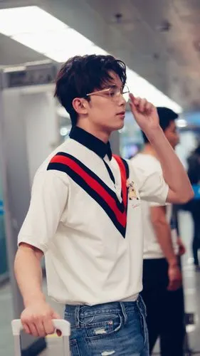 吴磊机场图图源见水印呀