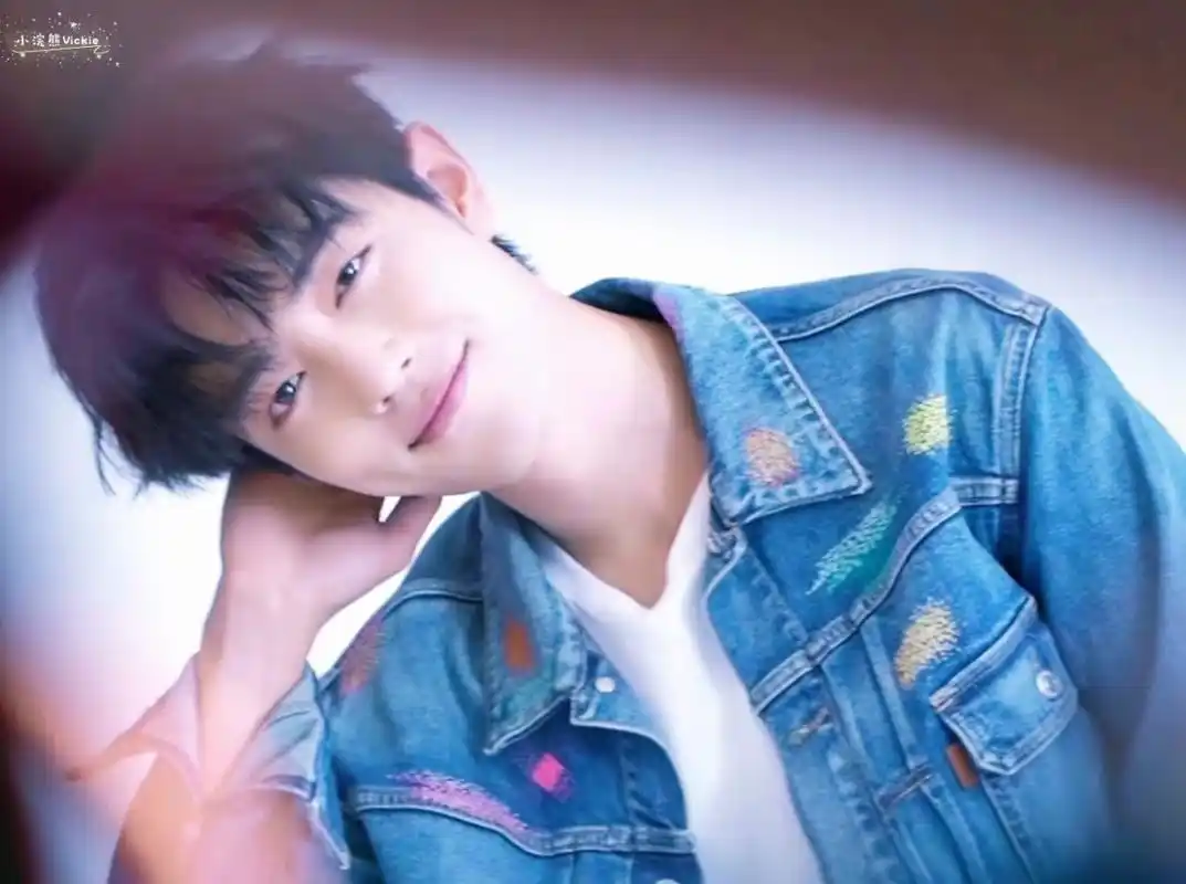 肖战狼殿下##向全世界安利肖战# 来自肖战的神仙歪头杀,简直是直击