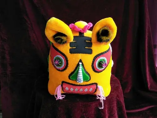 高桂芝民间布艺与收藏(一)布老虎