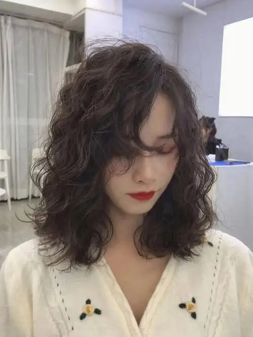 中长发一定不能错过的烫发发型昆明烫发