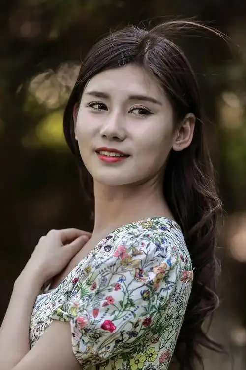 回头一笑百媚生-人物色调 - lightroom摄影photoshop后期