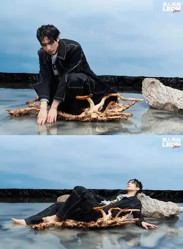 主题:宋威龙7月两个杂志封面穿的都是一季的burberry 自己跟自己撞衫