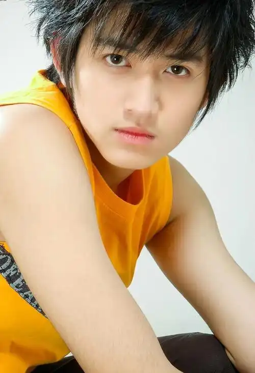 p>马可,中国内地男演员,1990年2月9日出生于河南省商丘市.