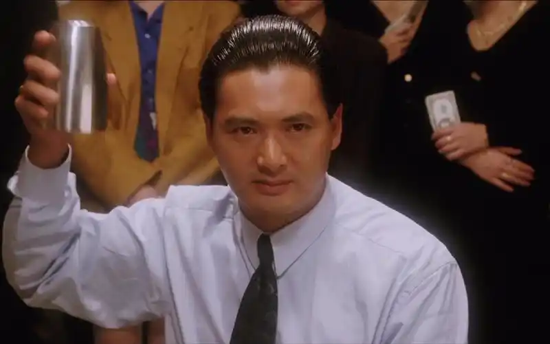 让我们来看看吃了巧克力后的赌神有多强