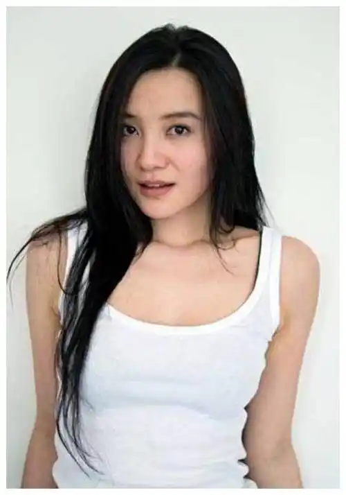 然而,让人津津乐道的还是宋佳那"美丽的感情".感情事纷繁复杂,不分明.